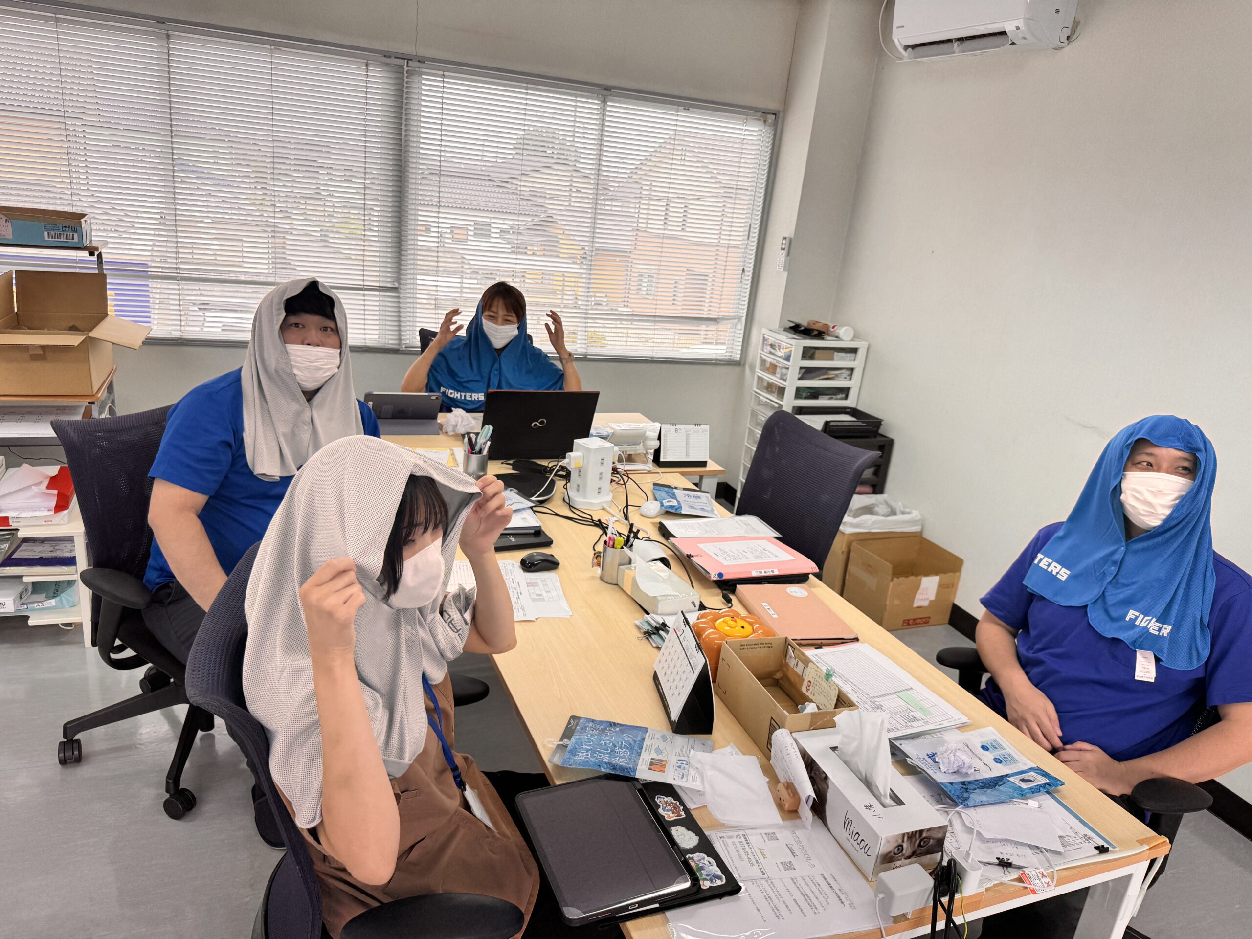 看護師とケアマネジャーが連携する様子